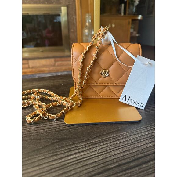 Alyssa Handbags - NWT Alyssa Quilted Tan Pearl Unique Middle Chain Crossbody